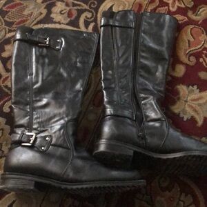 Women's Black Boots with silver buckles🖤🖤